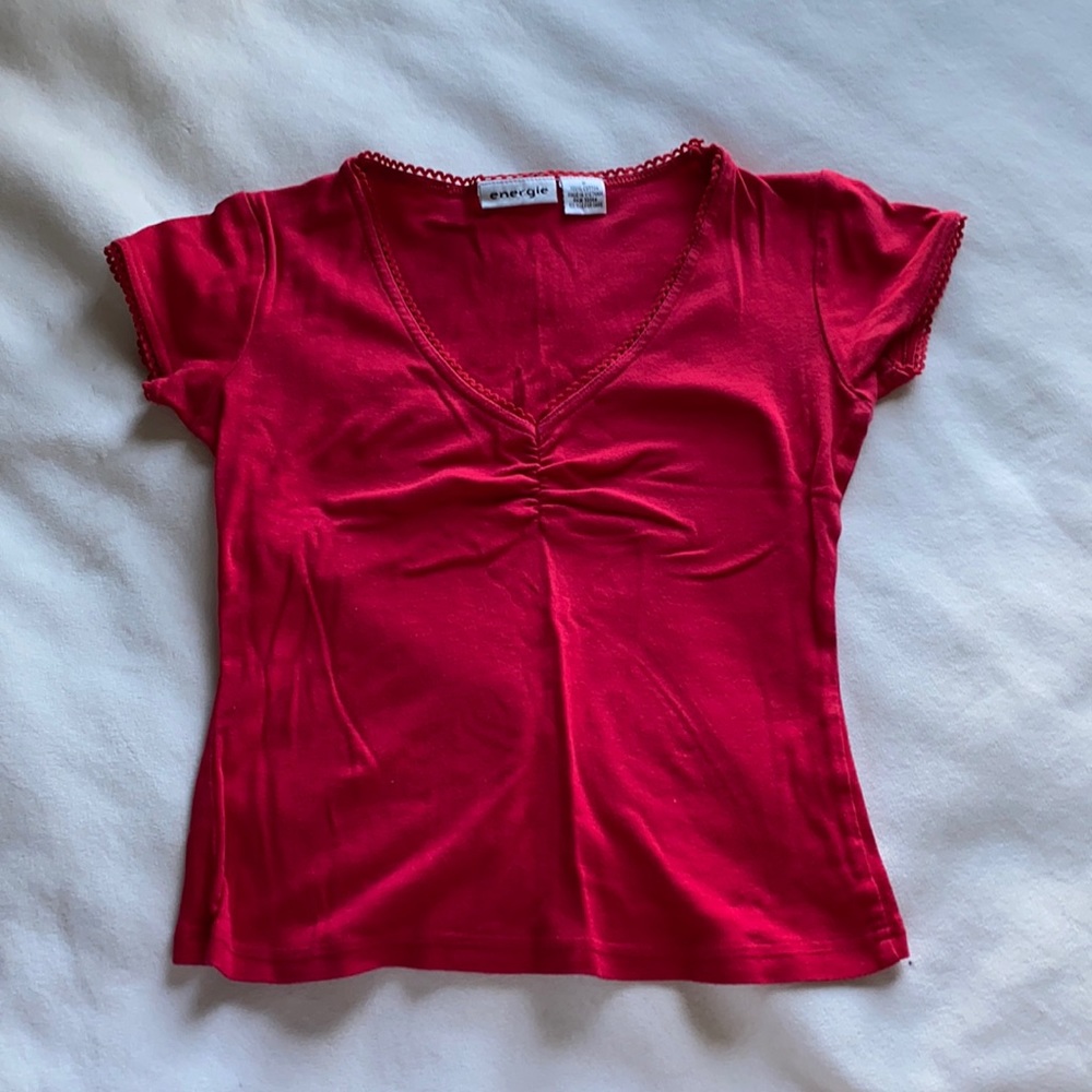 red brandy dupe cropped tee